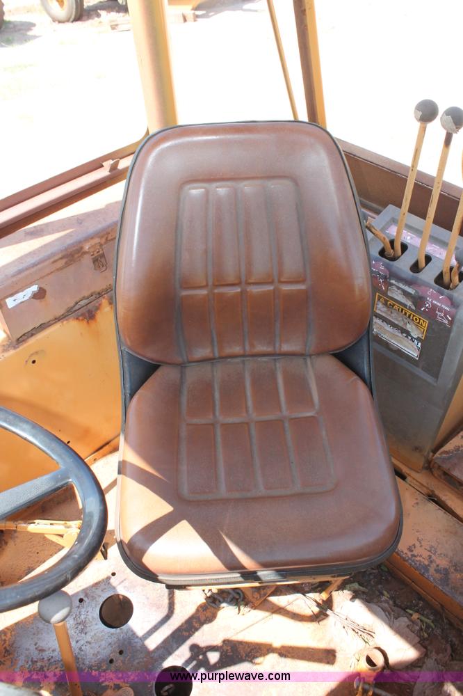 image for item H8183 1990 Case 480F backhoe