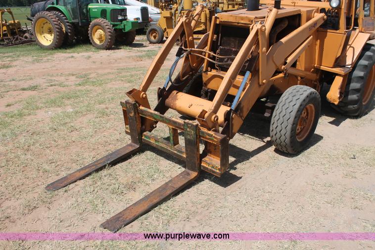 image for item H8183 1990 Case 480F backhoe