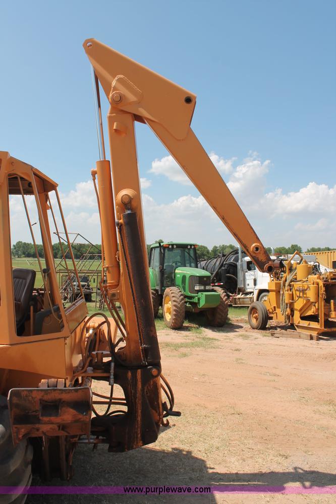 image for item H8183 1990 Case 480F backhoe