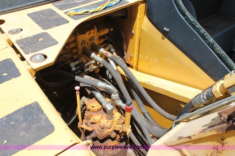 image for item I1536 2006 Komatsu PC160LC-7KA excavator