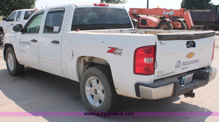 image for item I1548 2010 Chevrolet Silverado 2500HD Ext. Cab pickup truck