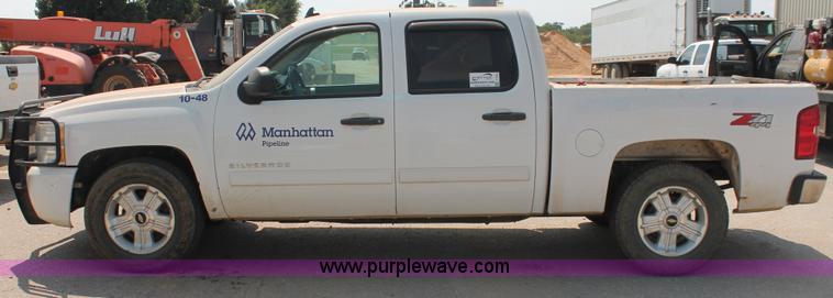 image for item I1548 2010 Chevrolet Silverado 2500HD Ext. Cab pickup truck