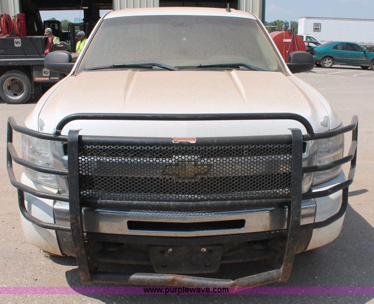 image for item I1548 2010 Chevrolet Silverado 2500HD Ext. Cab pickup truck