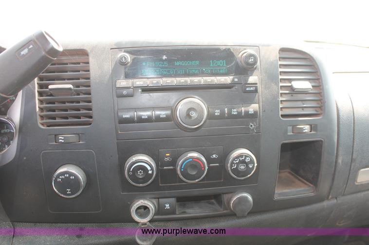 image for item I1548 2010 Chevrolet Silverado 2500HD Ext. Cab pickup truck