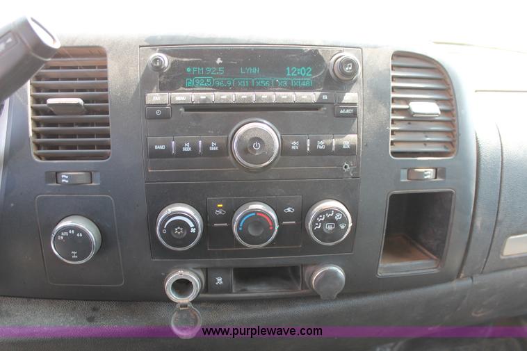 image for item I1548 2010 Chevrolet Silverado 2500HD Ext. Cab pickup truck