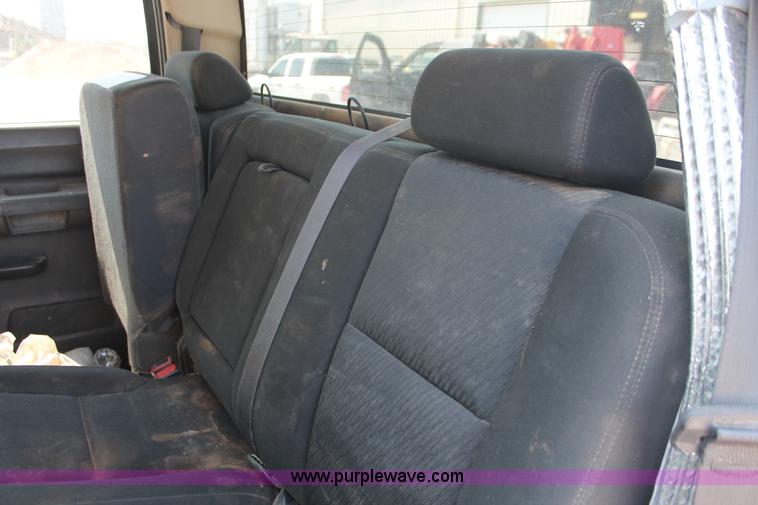 image for item I1548 2010 Chevrolet Silverado 2500HD Ext. Cab pickup truck