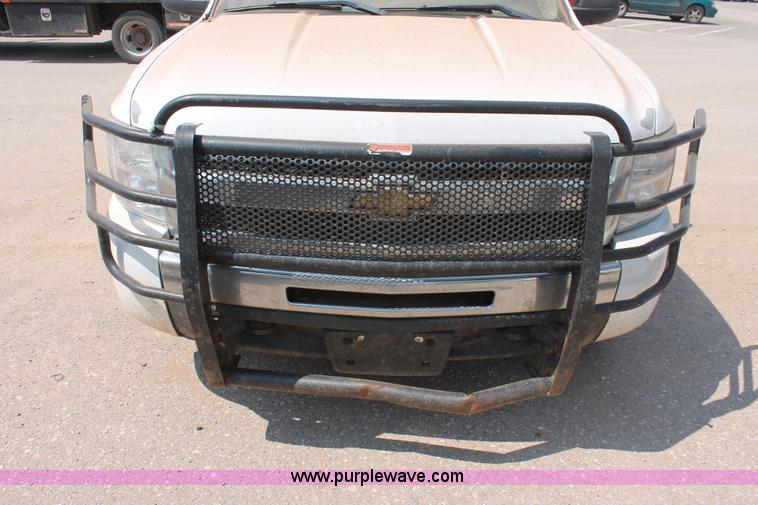 image for item I1548 2010 Chevrolet Silverado 2500HD Ext. Cab pickup truck