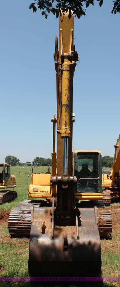 image for item I1549 2001 Komatsu PC200LC-6LE excavator