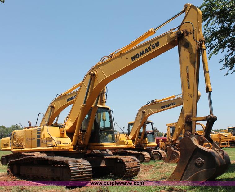 image for item I1549 2001 Komatsu PC200LC-6LE excavator