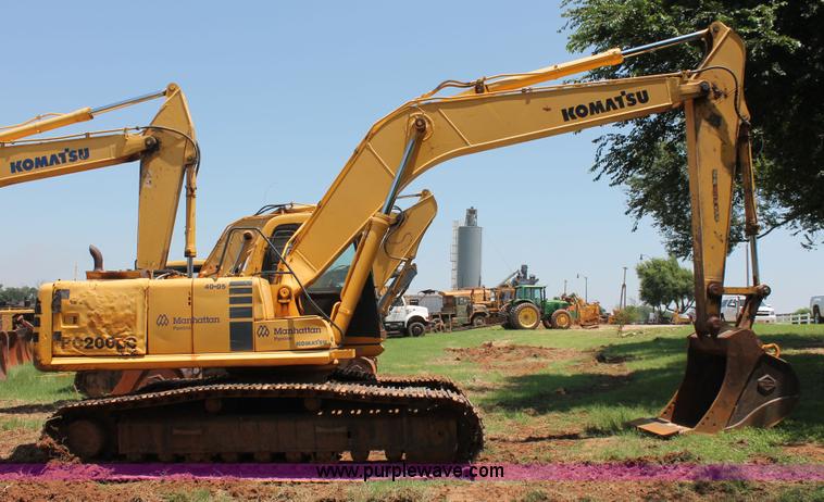 image for item I1549 2001 Komatsu PC200LC-6LE excavator