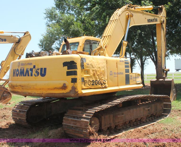 image for item I1549 2001 Komatsu PC200LC-6LE excavator