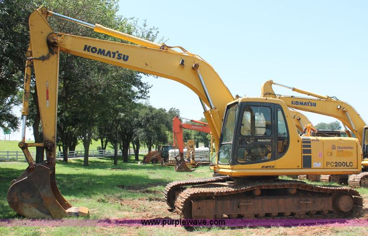 image for item I1549 2001 Komatsu PC200LC-6LE excavator