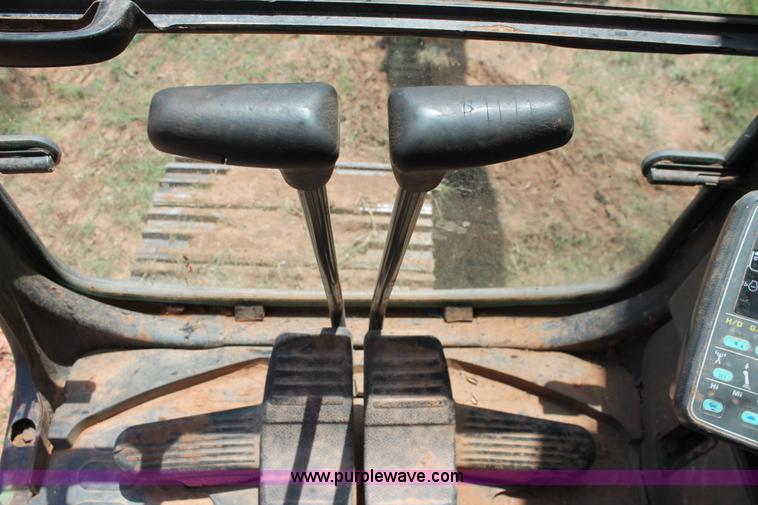 image for item I1549 2001 Komatsu PC200LC-6LE excavator