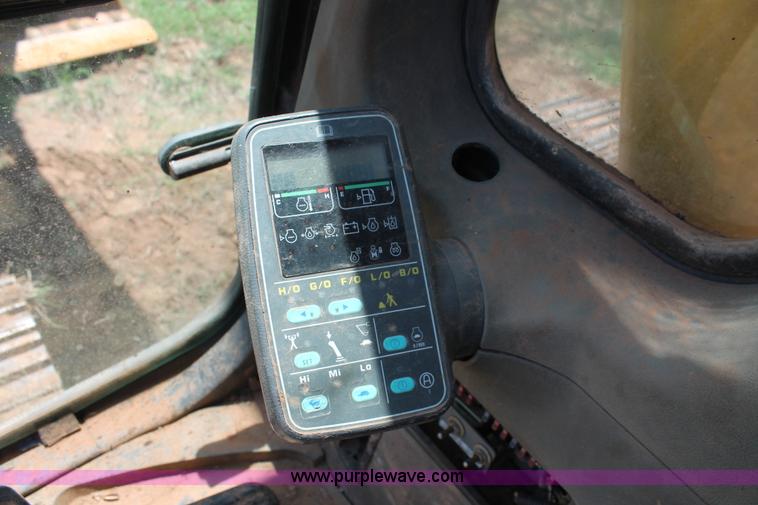 image for item I1549 2001 Komatsu PC200LC-6LE excavator