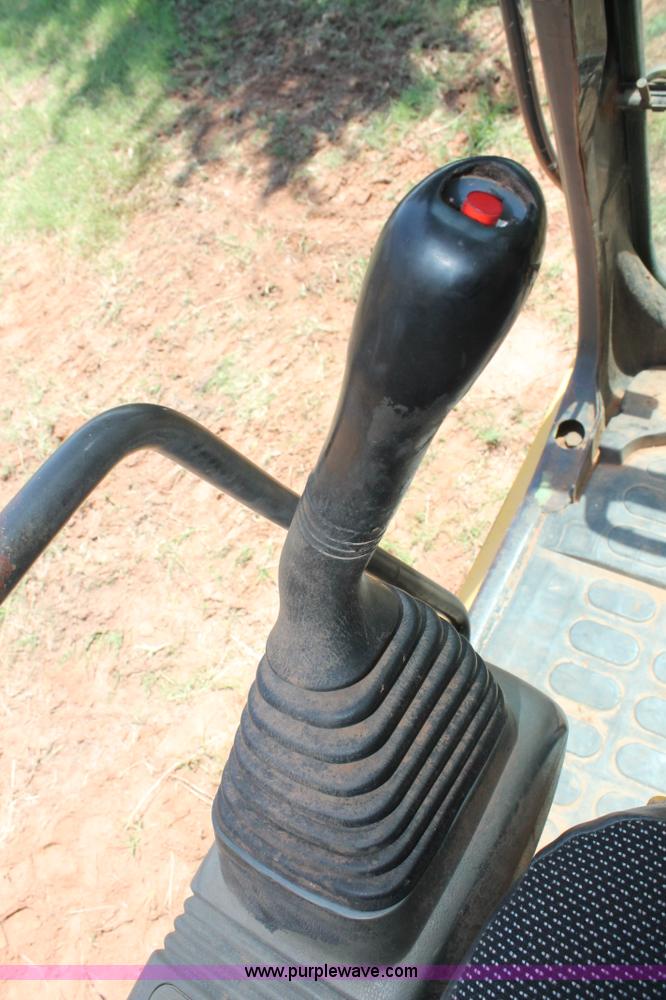 image for item I1549 2001 Komatsu PC200LC-6LE excavator