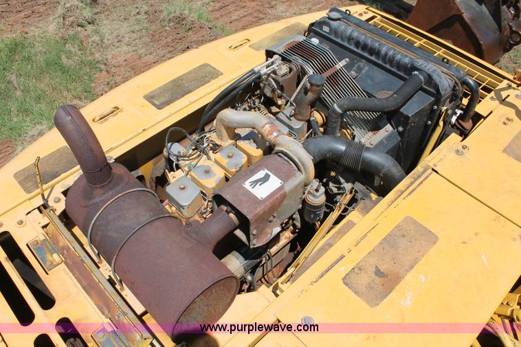 image for item I1549 2001 Komatsu PC200LC-6LE excavator