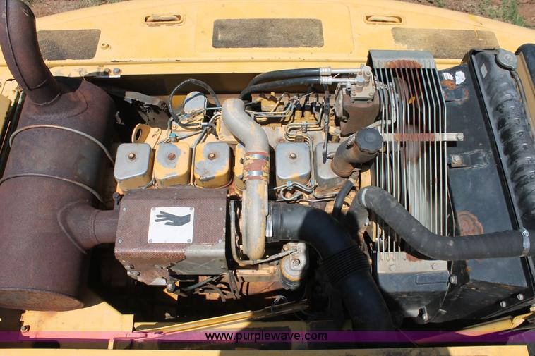 image for item I1549 2001 Komatsu PC200LC-6LE excavator