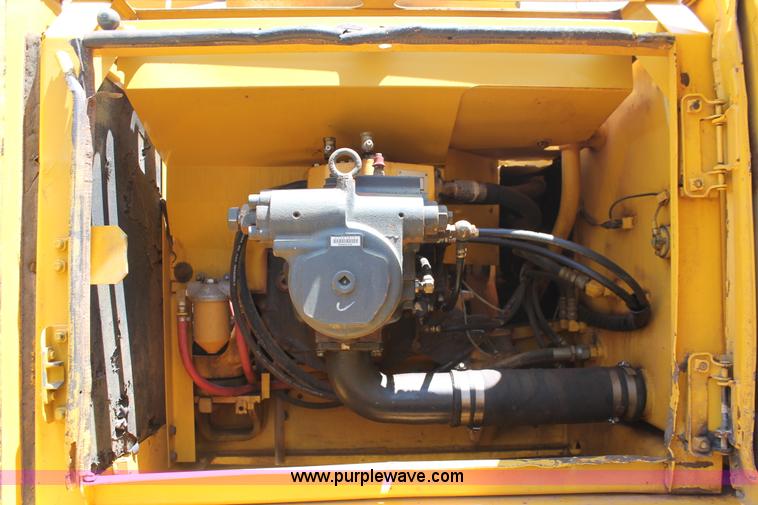 image for item I1549 2001 Komatsu PC200LC-6LE excavator