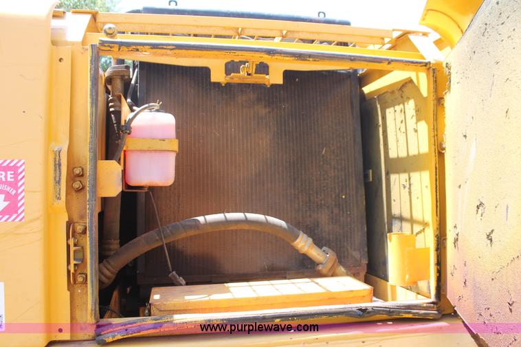 image for item I1549 2001 Komatsu PC200LC-6LE excavator