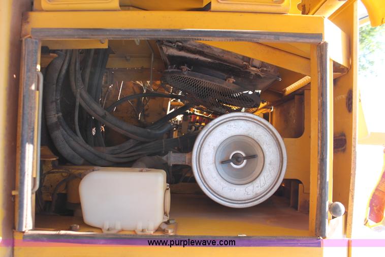 image for item I1549 2001 Komatsu PC200LC-6LE excavator