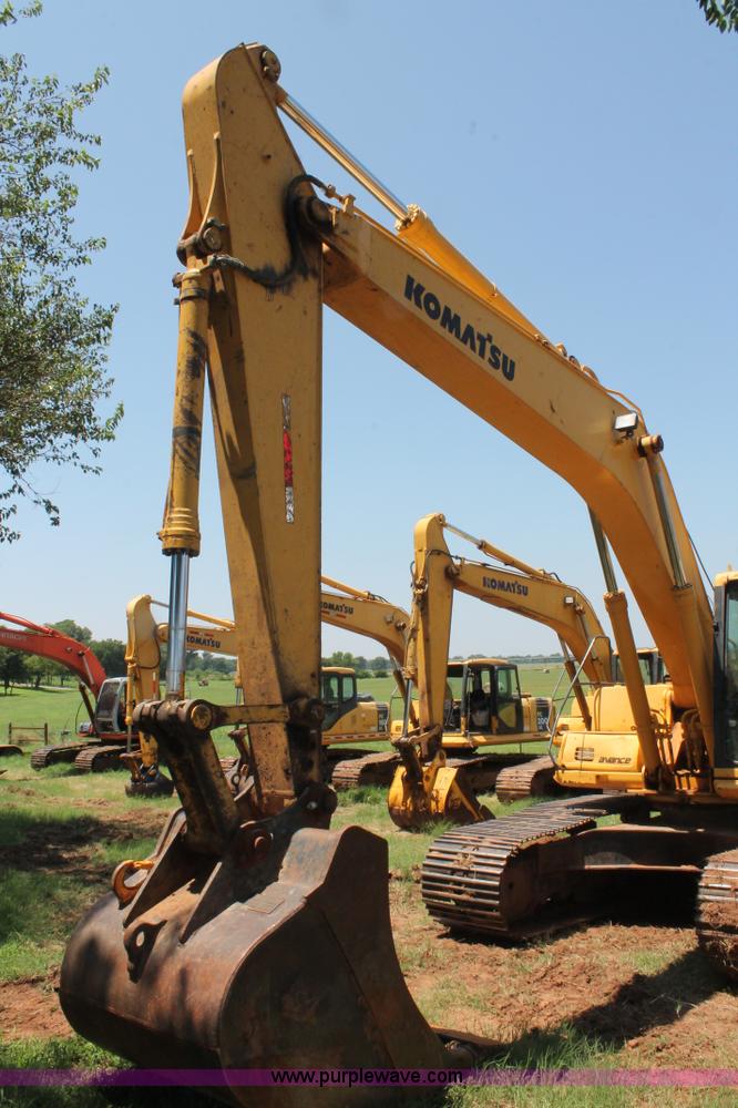 image for item I1549 2001 Komatsu PC200LC-6LE excavator