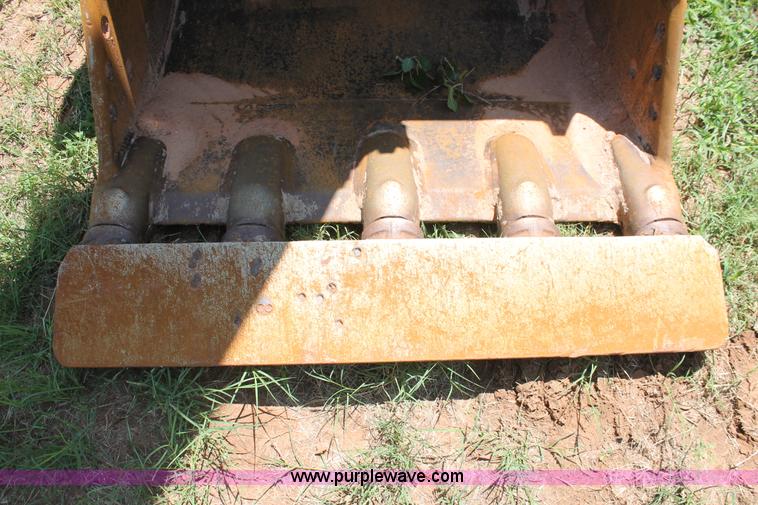 image for item I1549 2001 Komatsu PC200LC-6LE excavator