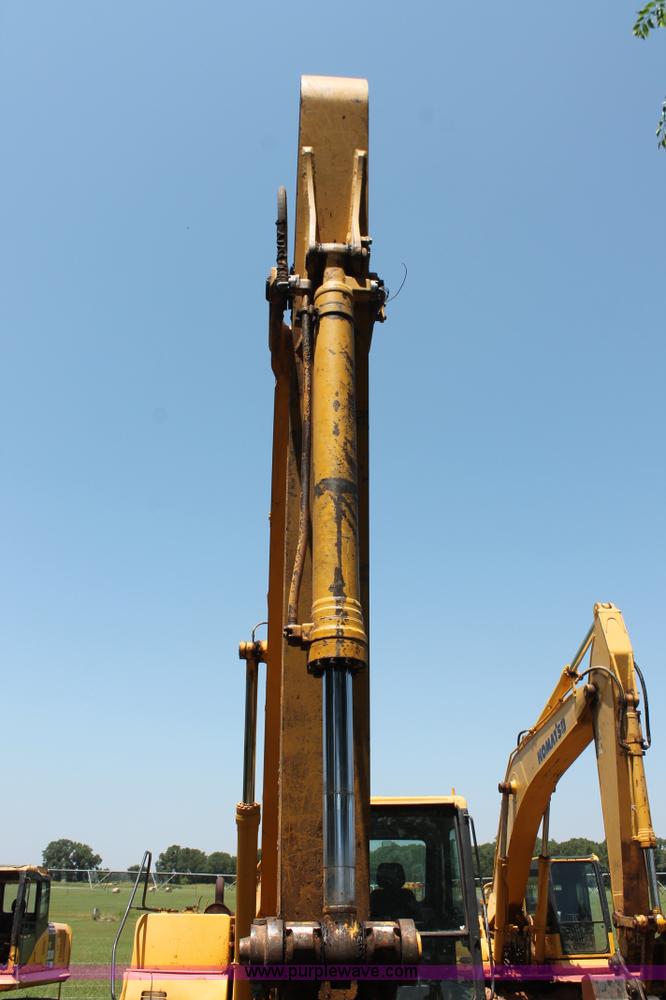 image for item I1549 2001 Komatsu PC200LC-6LE excavator