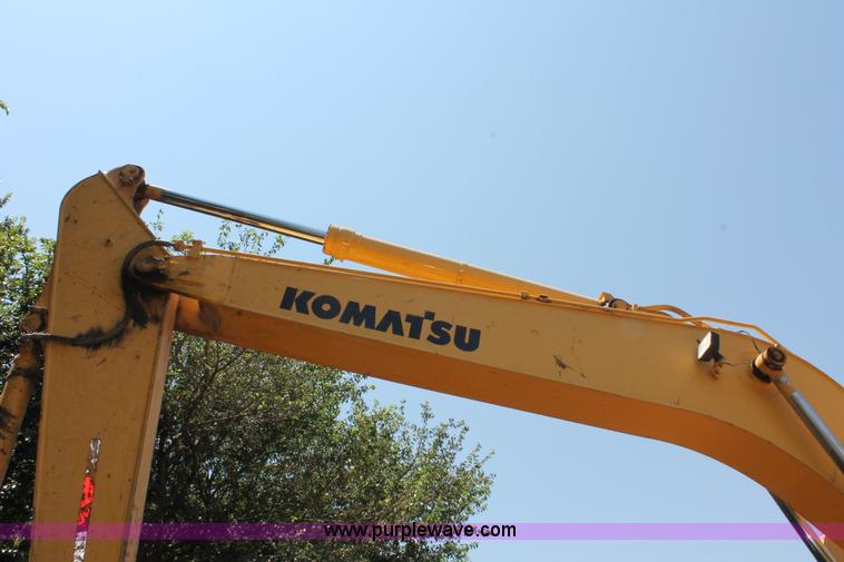 image for item I1549 2001 Komatsu PC200LC-6LE excavator