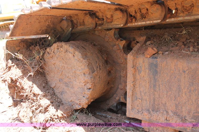 image for item I1549 2001 Komatsu PC200LC-6LE excavator