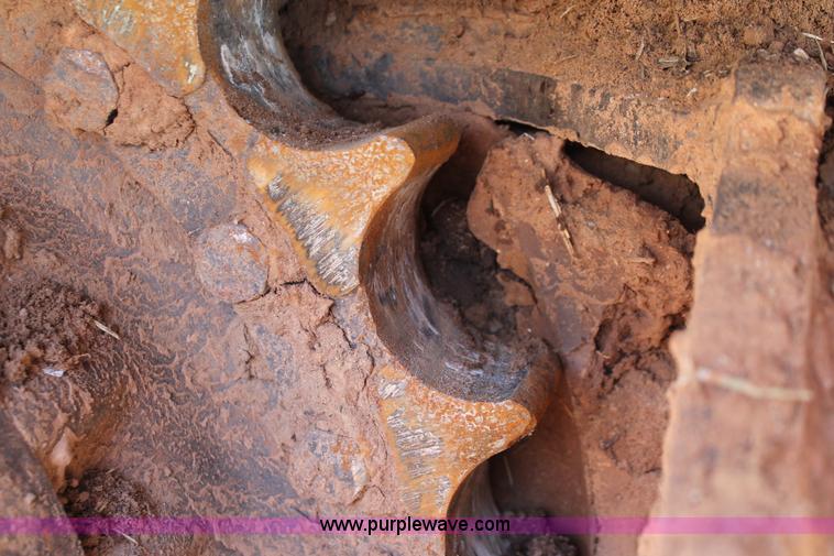 image for item I1549 2001 Komatsu PC200LC-6LE excavator