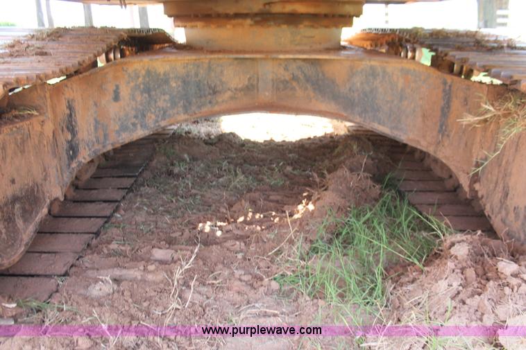 image for item I1549 2001 Komatsu PC200LC-6LE excavator