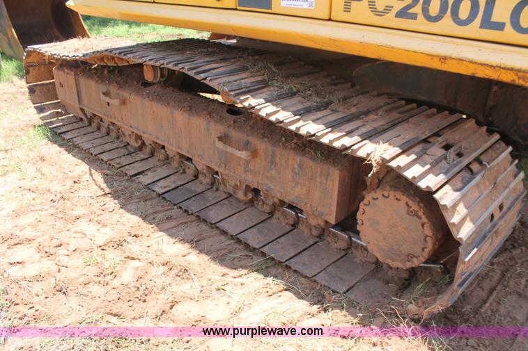image for item I1549 2001 Komatsu PC200LC-6LE excavator