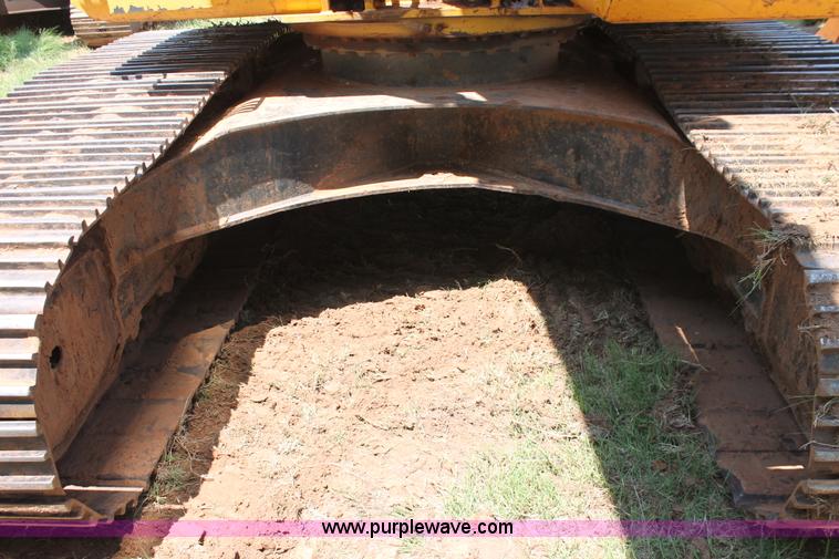 image for item I1549 2001 Komatsu PC200LC-6LE excavator