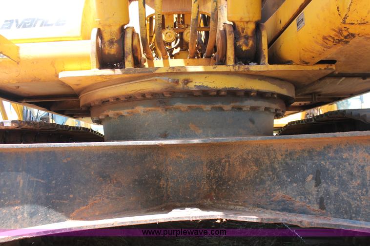 image for item I1549 2001 Komatsu PC200LC-6LE excavator