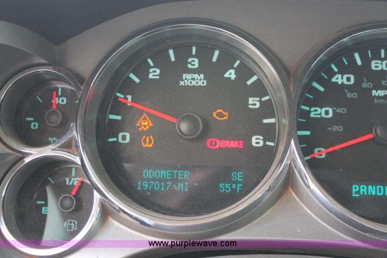 image for item I1551 2011 Chevrolet Silverado 2500HD Ext. Cab pickup truck