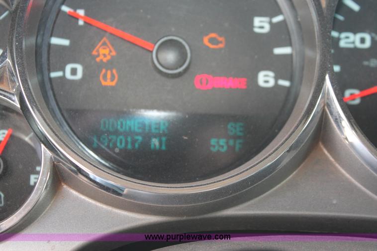 image for item I1551 2011 Chevrolet Silverado 2500HD Ext. Cab pickup truck