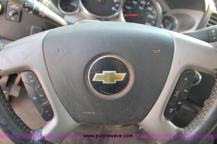 image for item I1551 2011 Chevrolet Silverado 2500HD Ext. Cab pickup truck