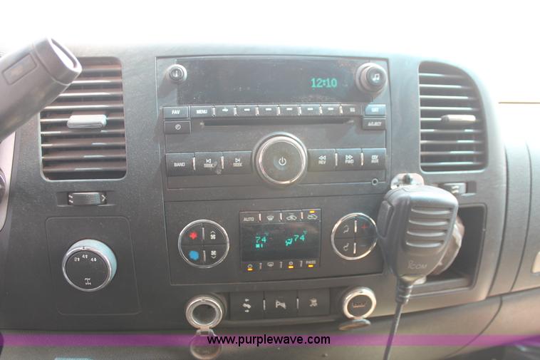 image for item I1551 2011 Chevrolet Silverado 2500HD Ext. Cab pickup truck