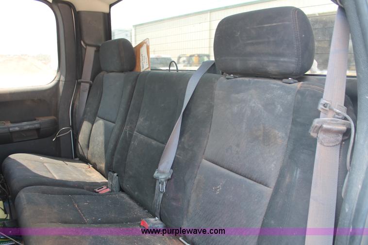 image for item I1551 2011 Chevrolet Silverado 2500HD Ext. Cab pickup truck