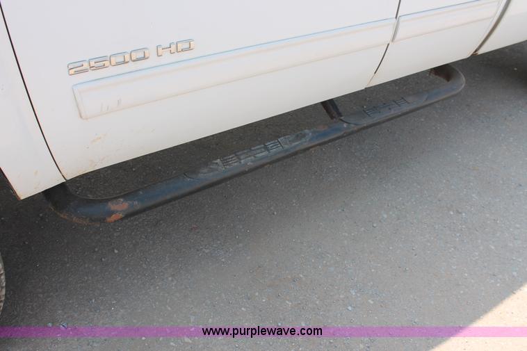 image for item I1551 2011 Chevrolet Silverado 2500HD Ext. Cab pickup truck