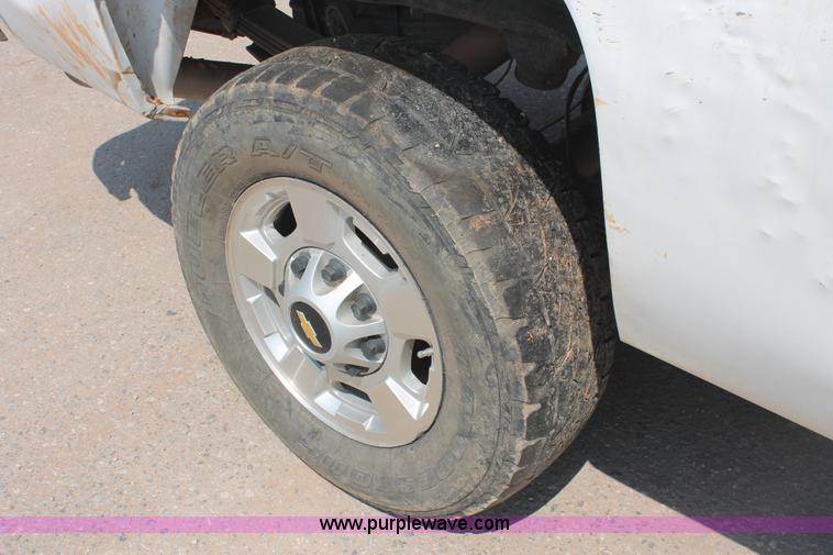 image for item I1551 2011 Chevrolet Silverado 2500HD Ext. Cab pickup truck