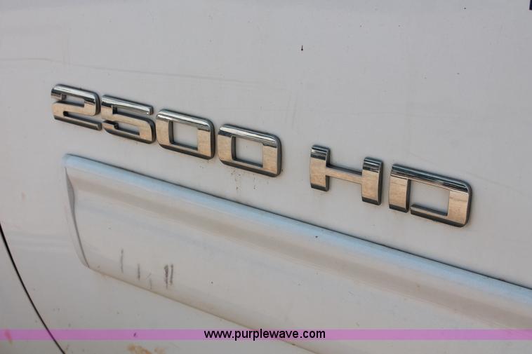 image for item I1551 2011 Chevrolet Silverado 2500HD Ext. Cab pickup truck