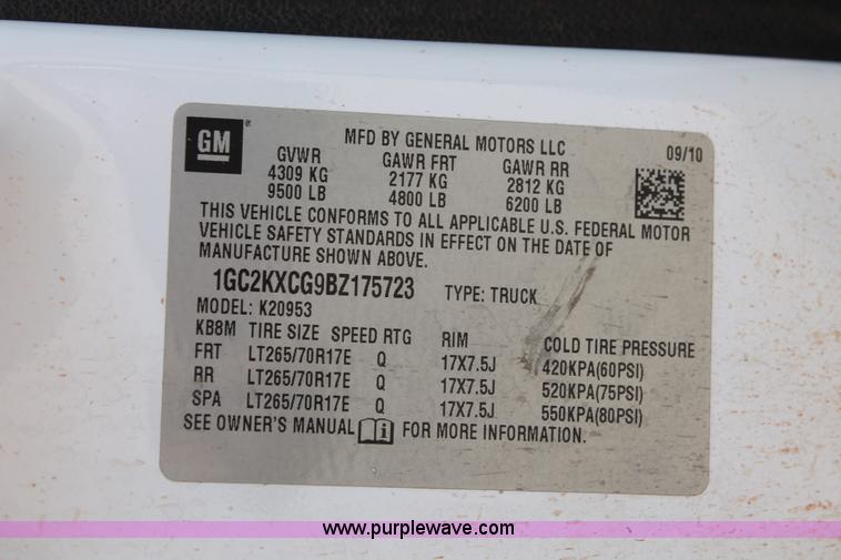 image for item I1551 2011 Chevrolet Silverado 2500HD Ext. Cab pickup truck