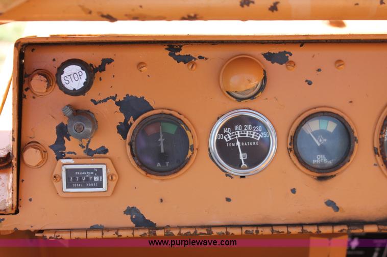 image for item I1553 Case 1450 pipelayer