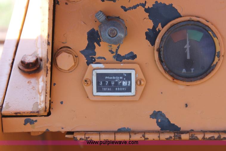 image for item I1553 Case 1450 pipelayer