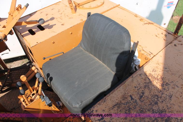 image for item I1553 Case 1450 pipelayer