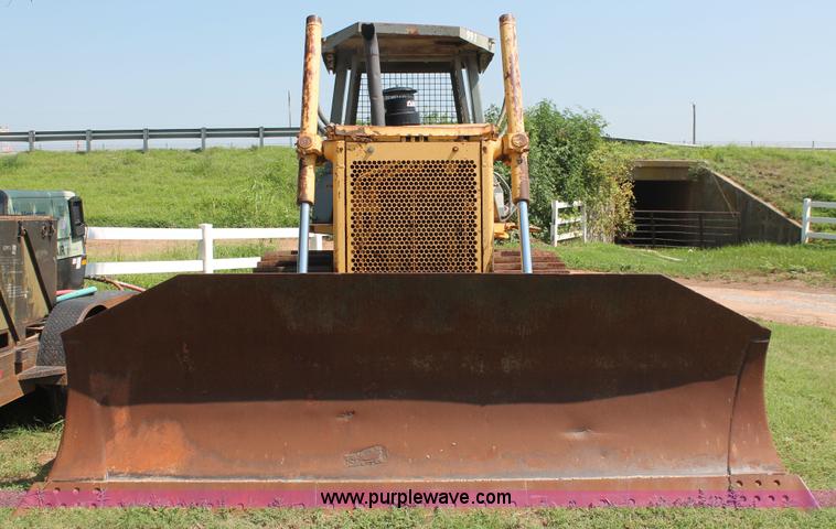 image for item I1555 1997 Komatsu D65EX-12 dozer