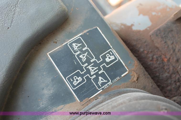 image for item I1555 1997 Komatsu D65EX-12 dozer