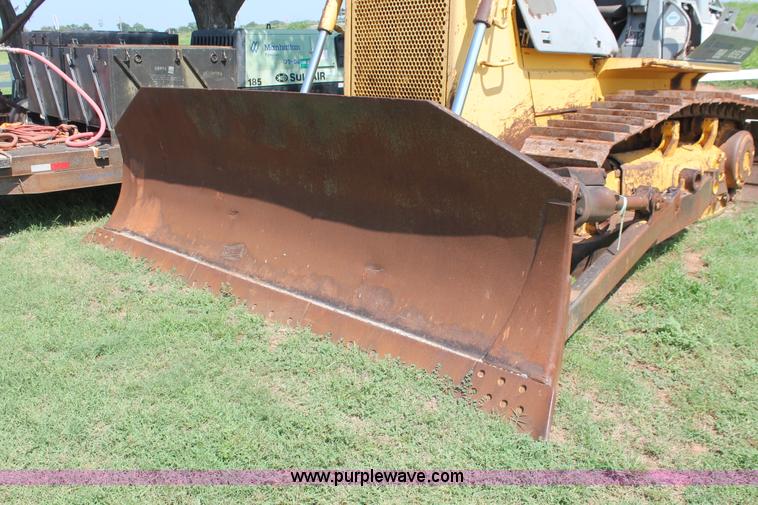 image for item I1555 1997 Komatsu D65EX-12 dozer
