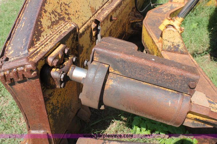 image for item I1555 1997 Komatsu D65EX-12 dozer